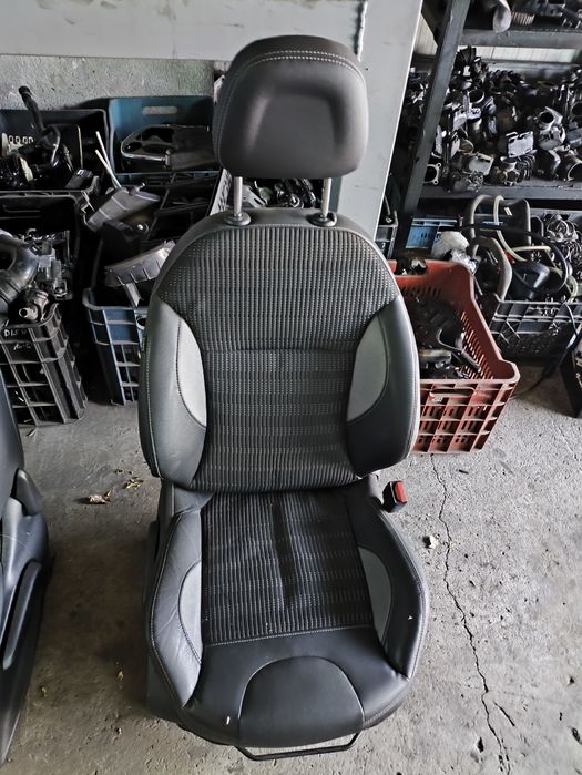 Салон за Пежо/Peugeot 2008