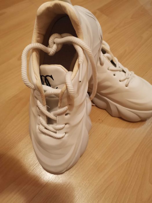 Бели маратонки 40 номер