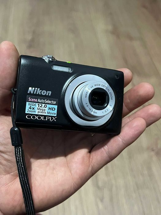 Camera foto digitala Nikon Coolpix S2550 imprima data si ora pe poza