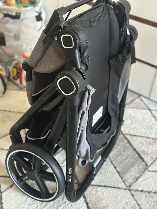 Коляска в хорошем состоянии