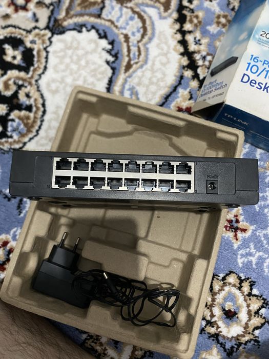 16-port 10/100Mbps Desktop Switch
