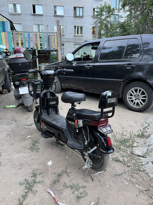 Продам Скутер SK8
