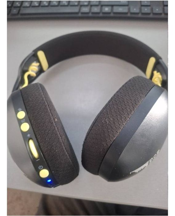 Продам срочно блютуз наушники