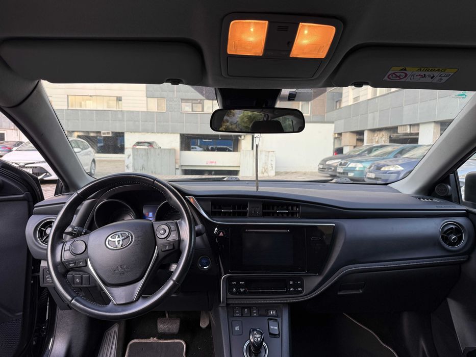 Închirie/Ramanere Toyota Auris 2018 hybrid UBER/BOLT