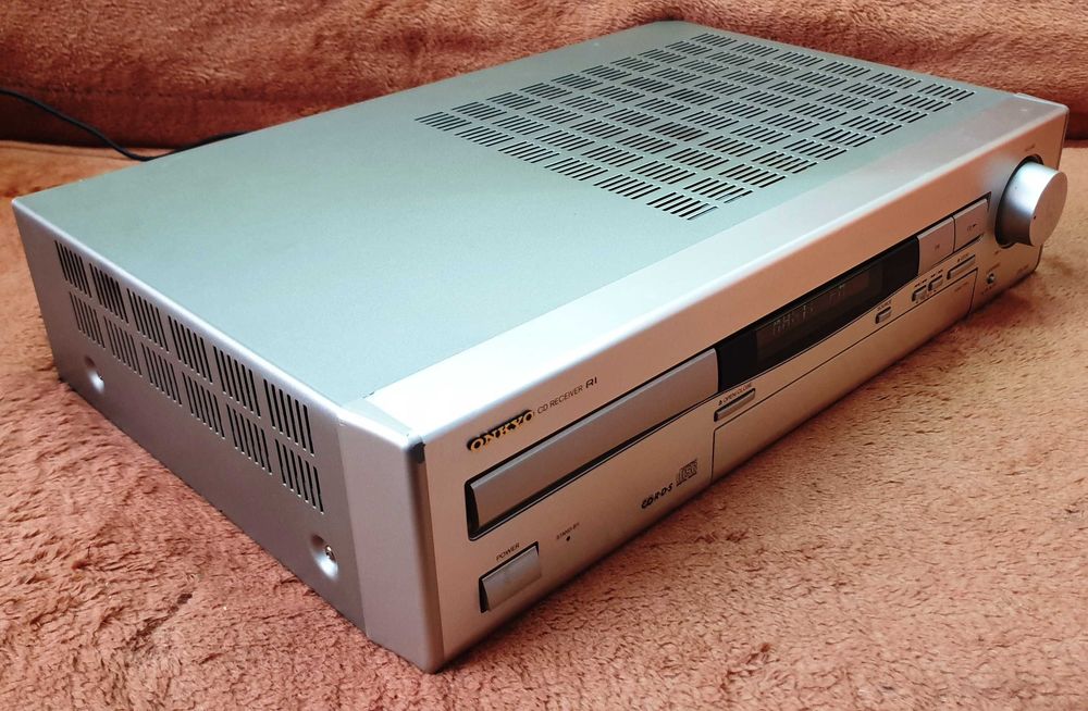 Onkyo CR70R statie tuner si CD player, 2X60W,