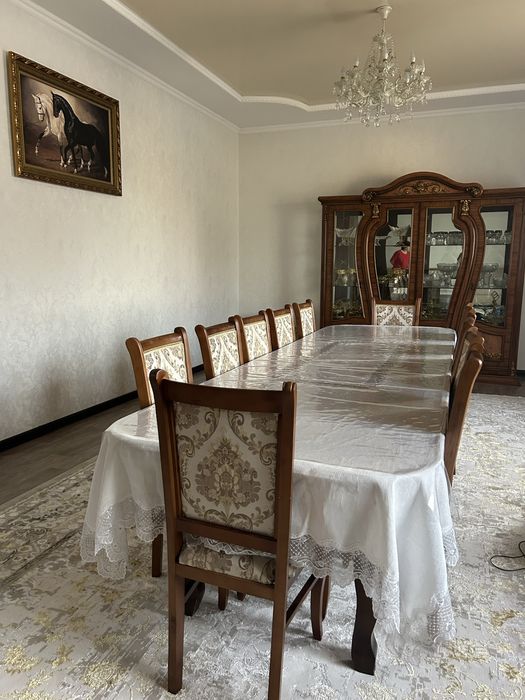 Продается Стол со стульями