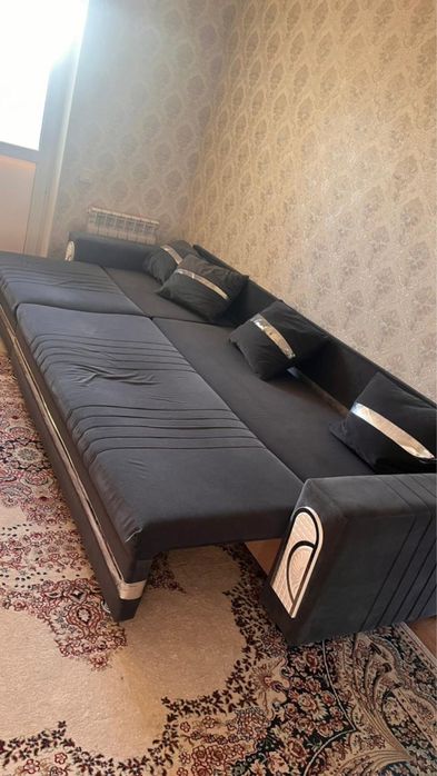 Продам диван и стол +3 стула