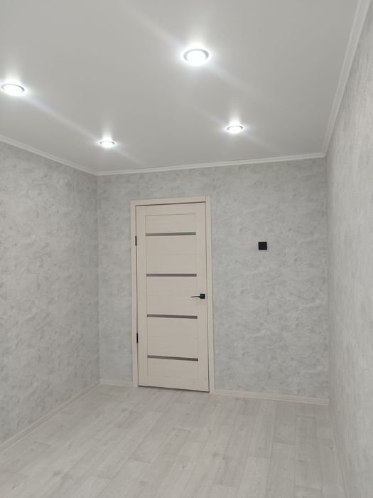 Продам 2 ух.комн кв в центре район Тайги