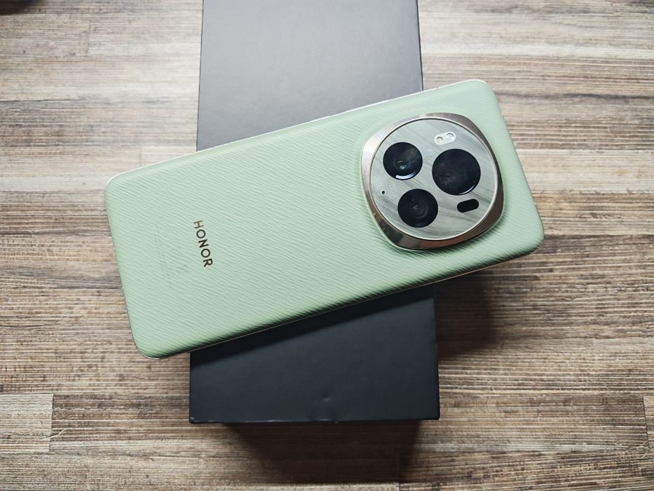 Отличен Honor Magic 6 Pro 5G 512 GB Гаранция