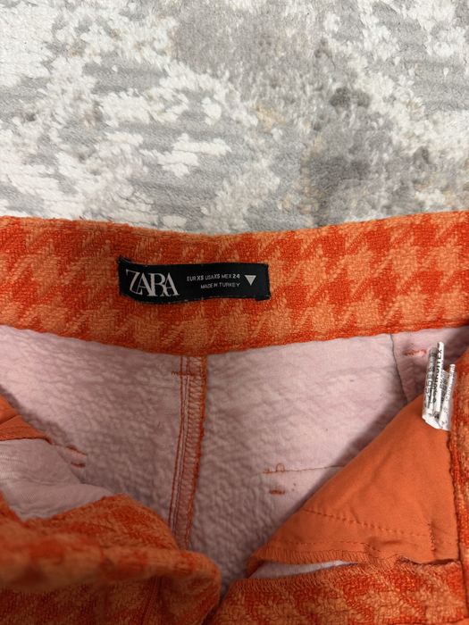 Панталони от букле на Zara