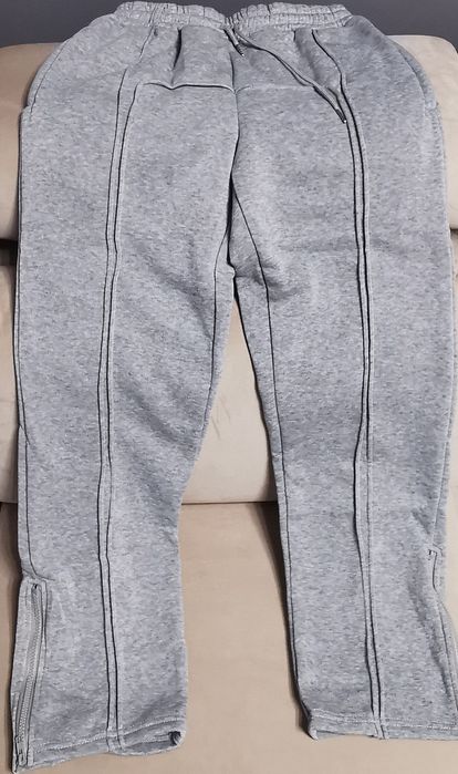Pantaloni de trening gri