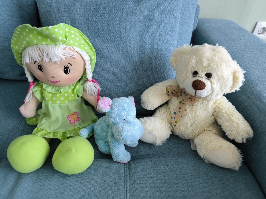 Отделни лотове с плюшени играчки