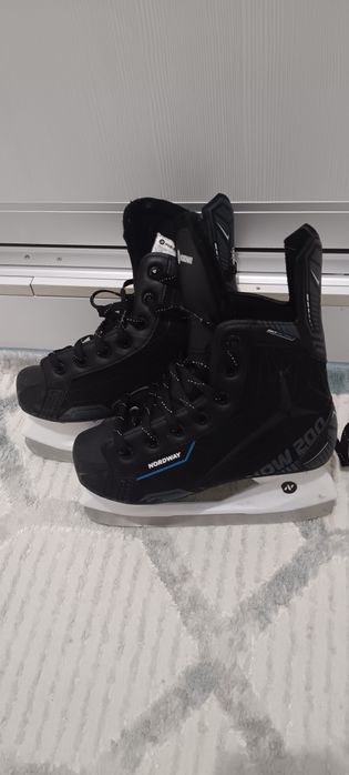 Продам коньки бу