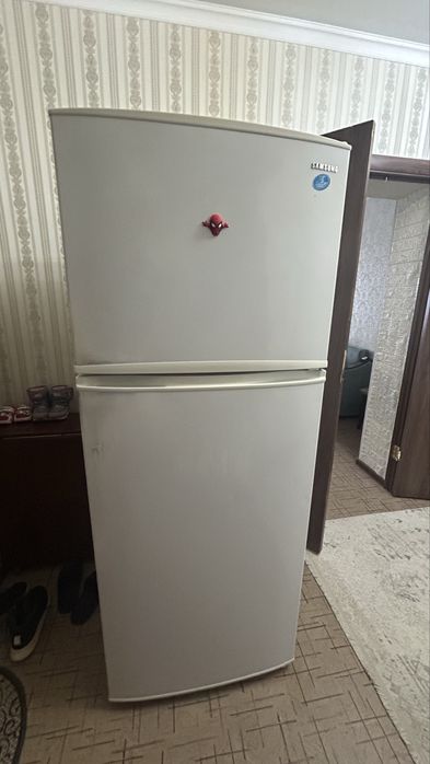 Хтлодильник Samsung