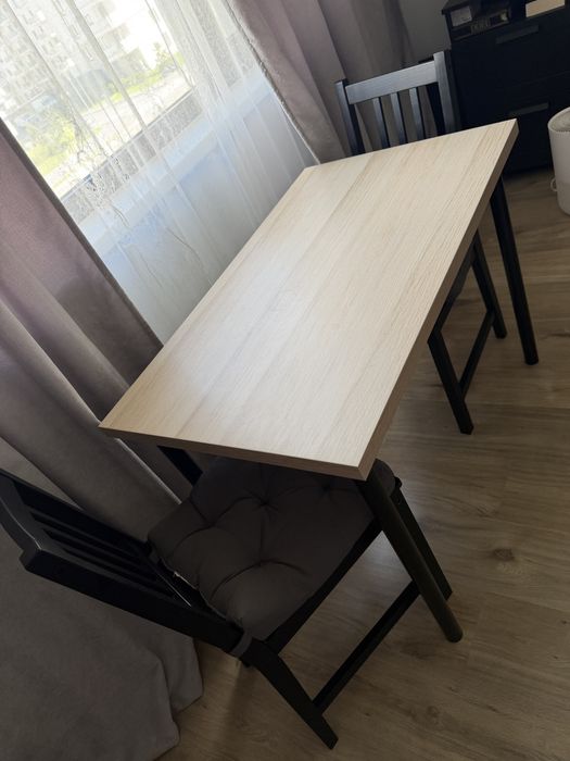 Masa + 2 scaune cu perne