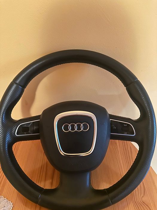 Продава се волан за  Audi a4 B8