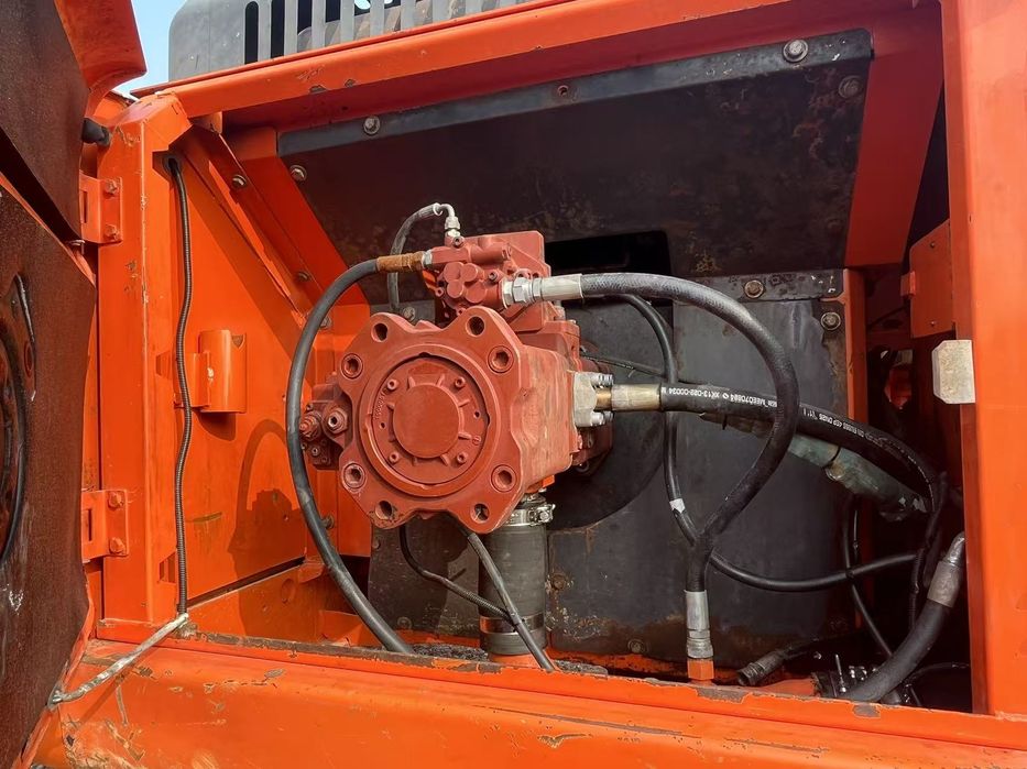 Экскаватор DOSAN DX345 Гусеничный