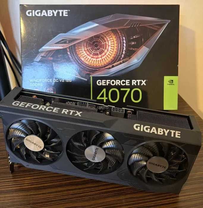 Placa video NVIDIA GeForce RTX 4070 cu 12 GB memorie GGRX6