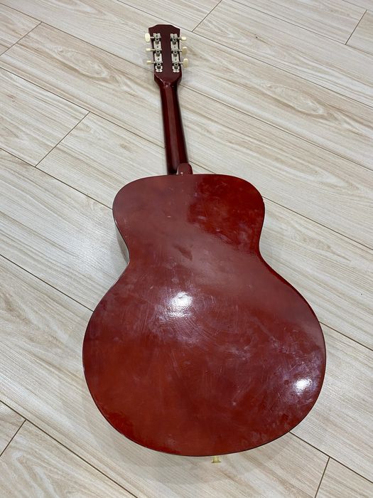 Продам гитару б/у   Продам гитару б/у