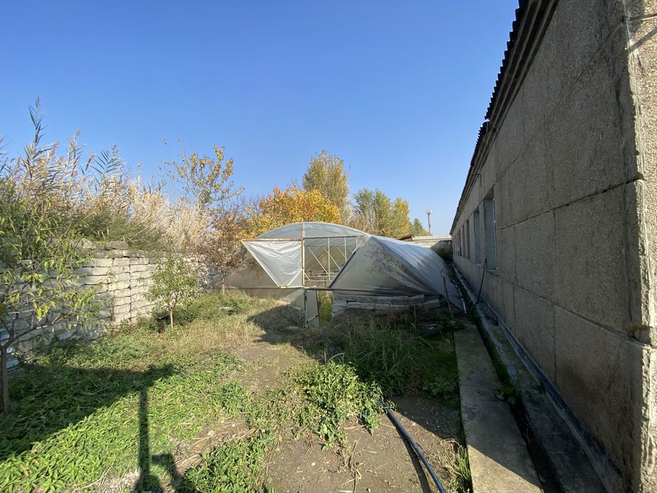 25 сотих ер сотилади 1 сотихи бинолар билан 7.500$