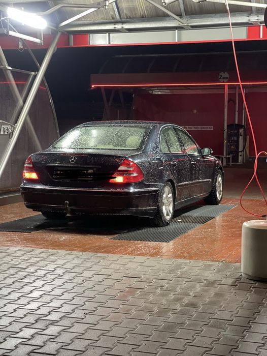 Mercedes e class w211