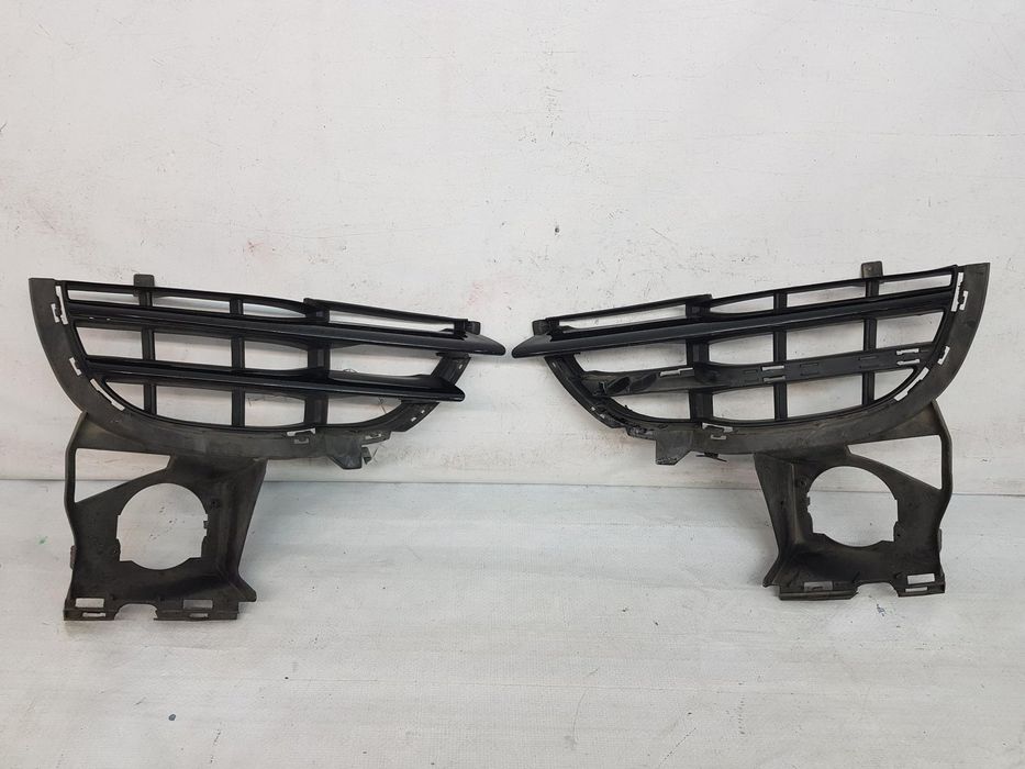Set grile / Grila stanga dreapta Porsche Cayenne 7P dupa 2011