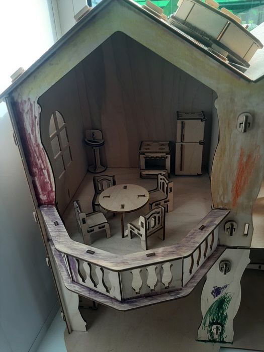 Продам домик для куклы.