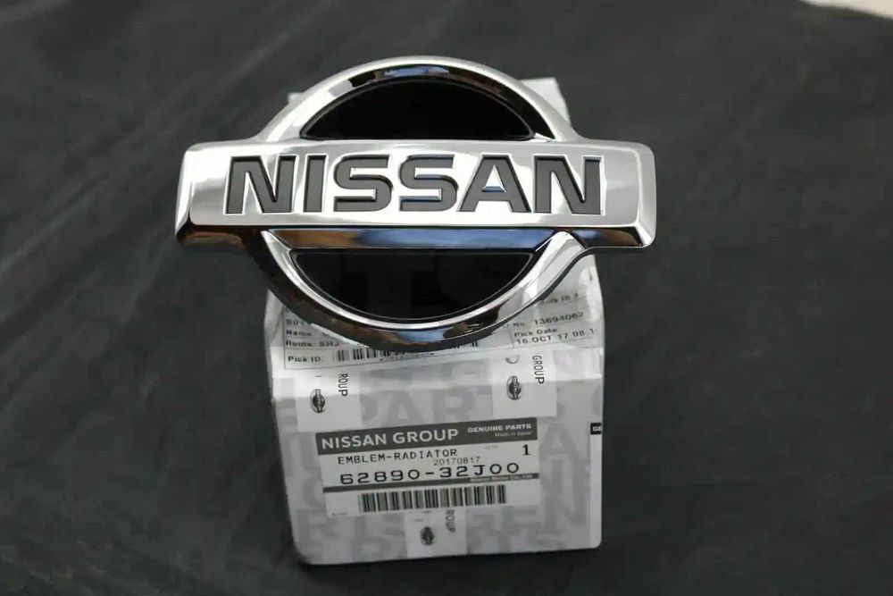 Emblema grila Nissan Patrol Y60 (1989-1995/1995-1997) OEM