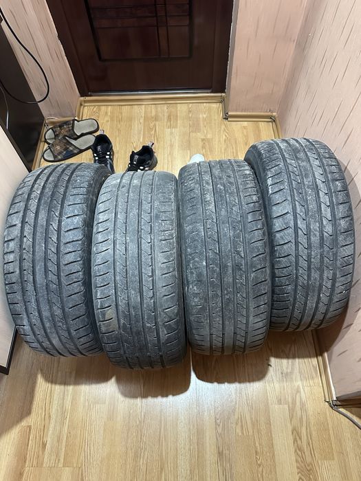 Продам резину 215/50/17