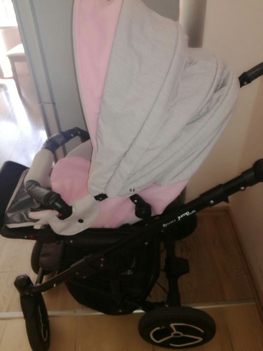 Продава бебешка количка
