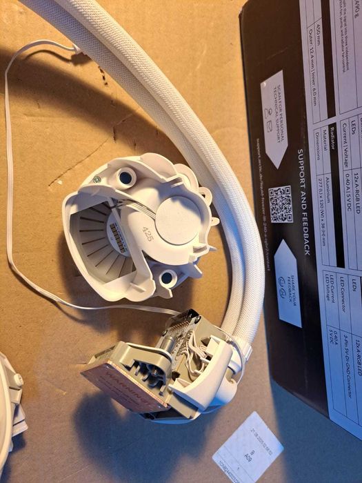 Cooler procesor Arctic Liquid Freezer III ARGB Alb