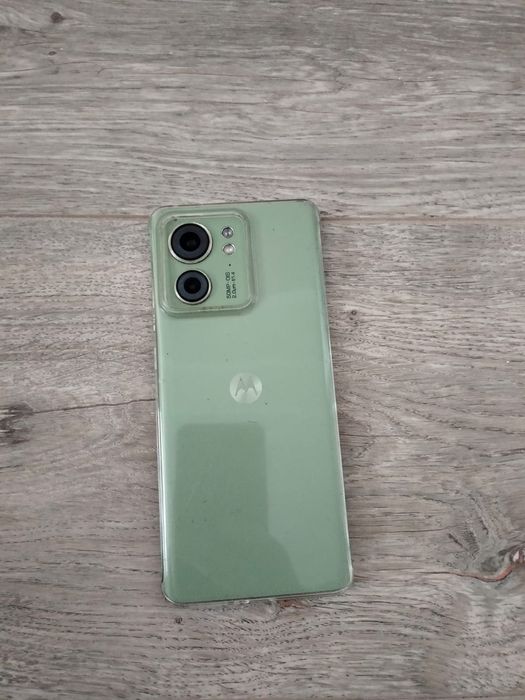 Продам сотовый телефон Motorola 40 EDGE