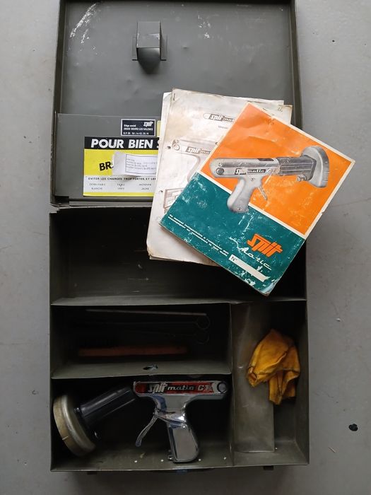 Pistol cuie beton / capse  SPITMATIC GT - Funcțional + Trusă