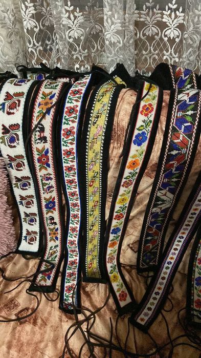 Ръчно изработени мънистени колани