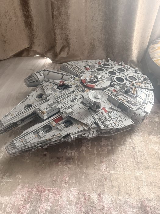 Lego Star Wars Millennium Falcon™ 75192, + alte Lego Star wars ( C3PO, R2D2, Baby Yoda)