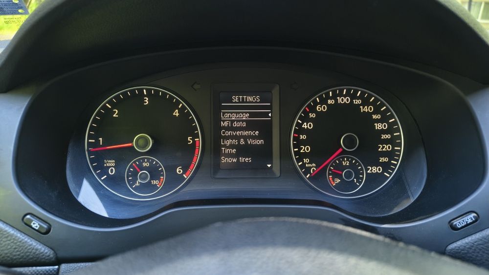 Vw jetta 1.6 tdi Bluemotion 2011г. СПЕШНО