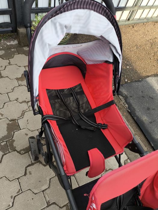 Продам коляску для погодок
