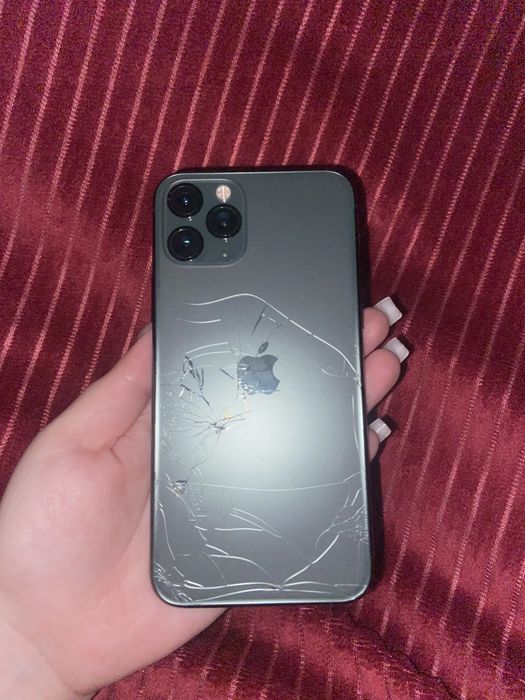 продам iPhone 11 Pro