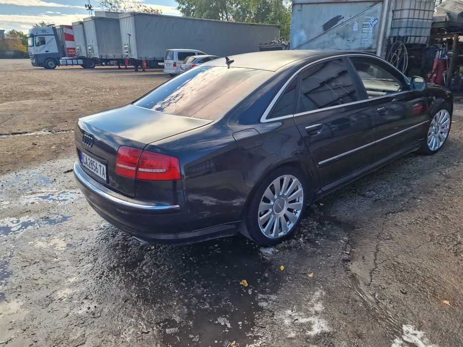 Ауди А8 автомобил