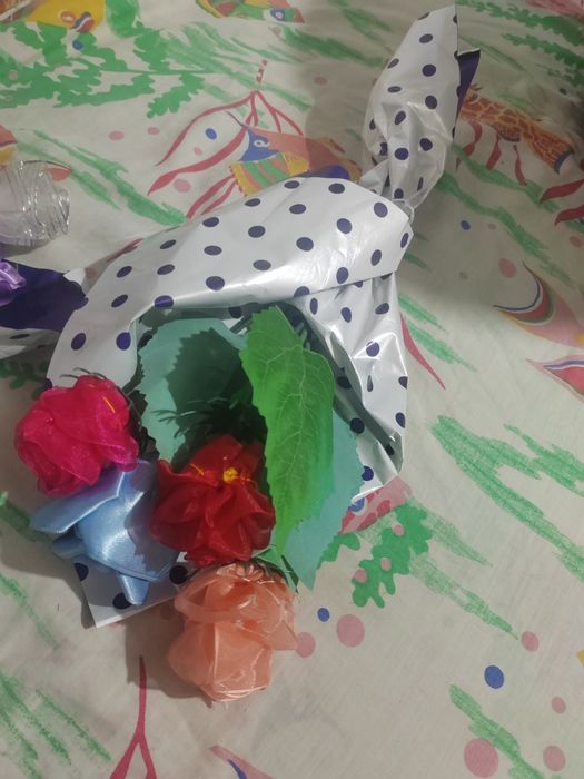 Flori colorate cu mai multe culori roz mov alb roșu albastru și alte culori mai multe detalii în Privat Orașul Buzău Județul Buzău Sat Stăncești