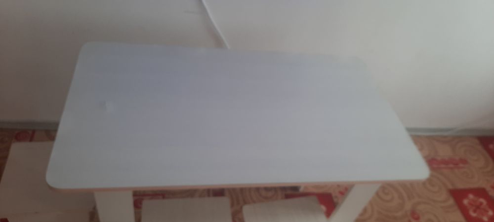 Стол  3 орындыгымен