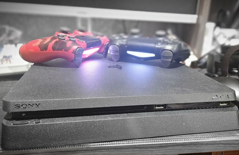 Playstation 4 slim 1TB