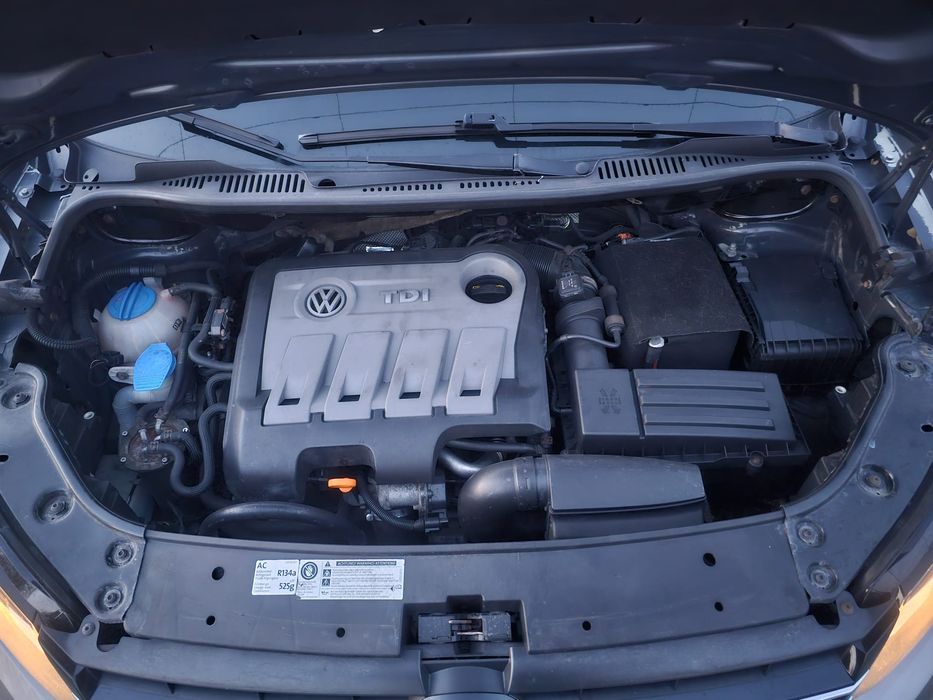 VOLKSWAGEN Touran 2011 — imagine 5