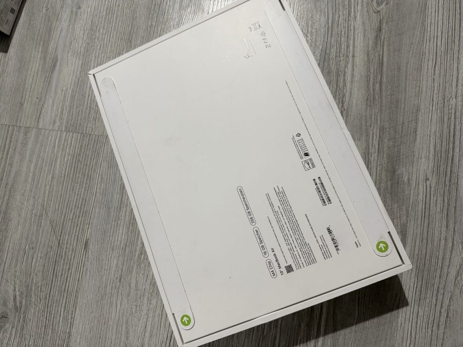 Laptop M4 – stare bună, ideal pentru școală, muncă și multimedia