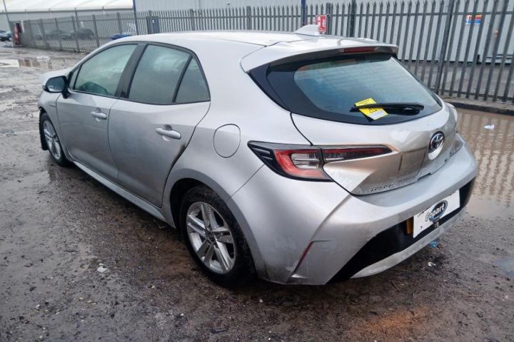Dezmembrez Toyota Corolla E210