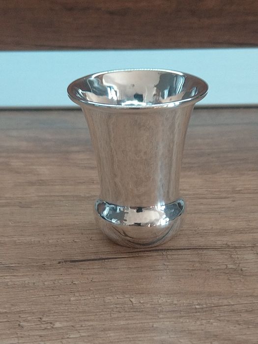 Продавам антикварна сребърна чаша с износен ефект Дания 1923 г Уникат