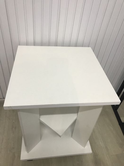 Журнальный столик