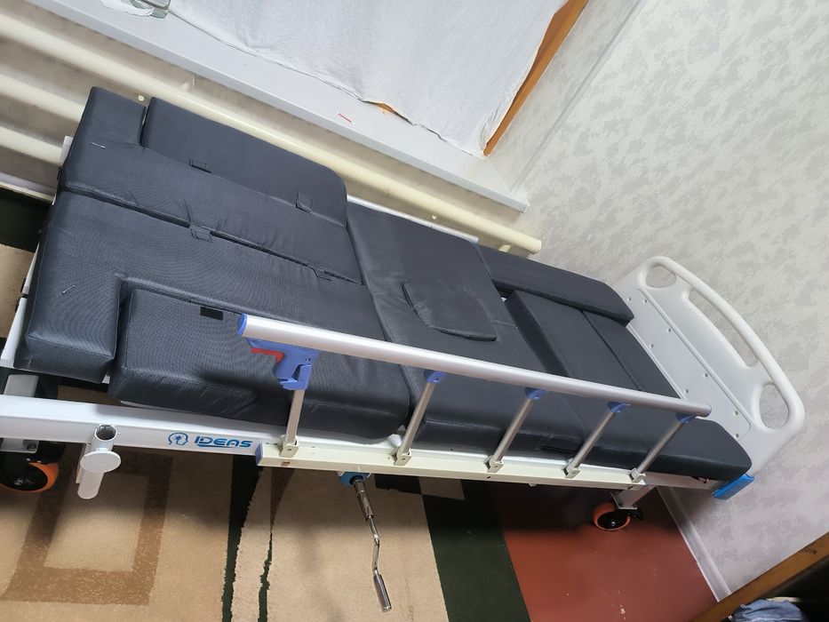 Реанимационная кровать продаётся .  Reanimatsyoniy karavat  sotilvotti