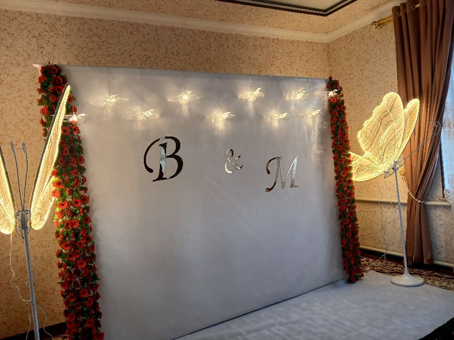 Saxnalar sotiladi qizil gilami bor