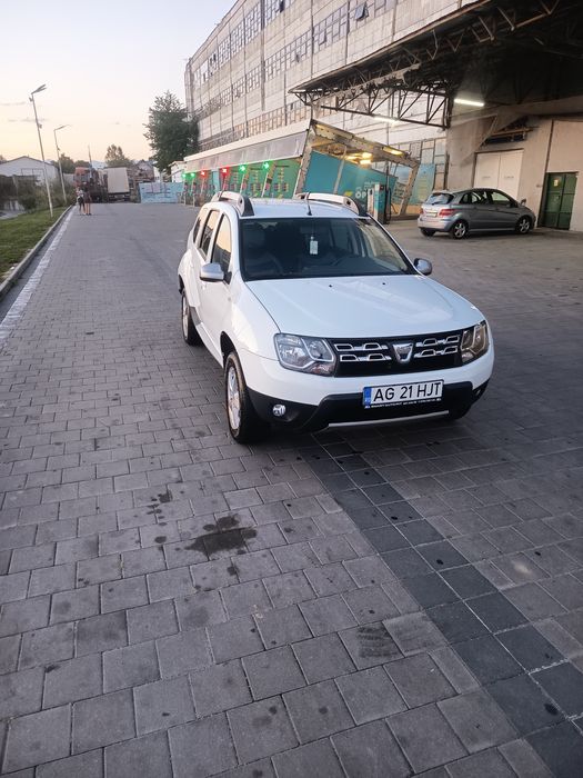 Vând Dacia Duster Prestige